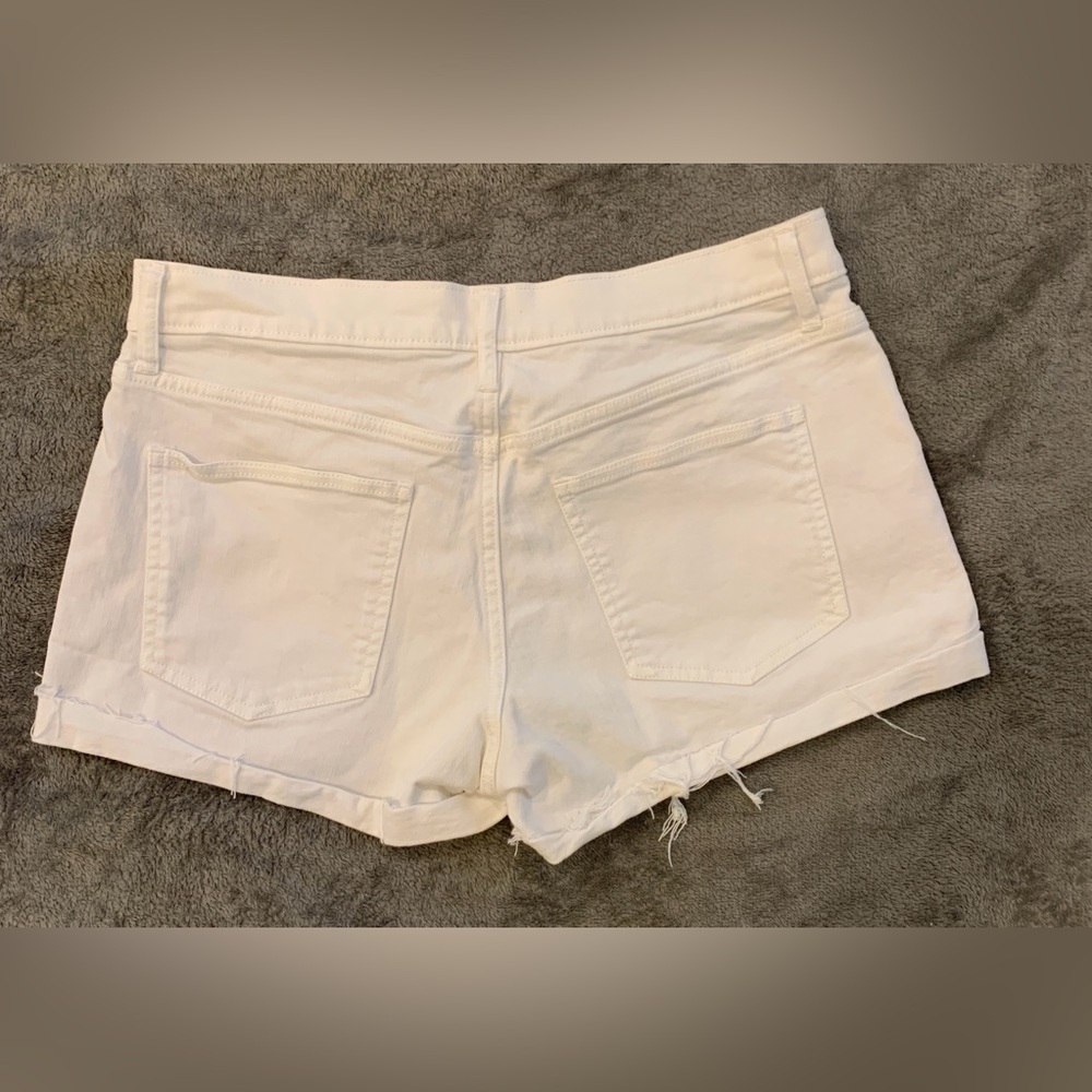 GAP Women's Off-White Jean Shorts - Picture 2 of 7